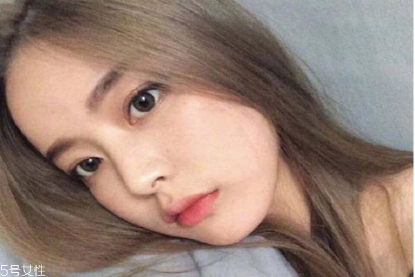 染頭發(fā)過(guò)敏怎么辦 2019年流行發(fā)色大全 染頭發(fā)過(guò)敏怎么辦 2019年流行發(fā)色大全