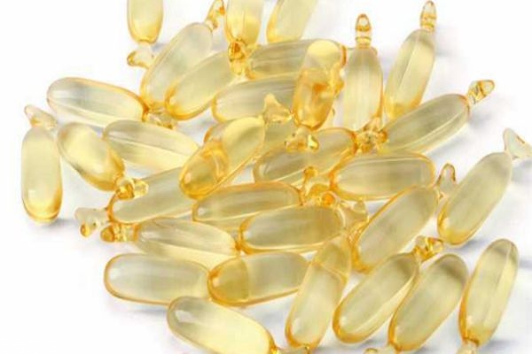 滿月的寶寶能吃魚肝油嗎 可以吃的 滿月的寶寶能吃魚肝油嗎 可以吃的