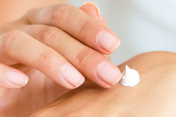 手指關(guān)節(jié)又粗又黑怎么辦 3招擺脫粗黑手 手指關(guān)節(jié)又粗又黑怎么辦 3招擺脫粗黑手