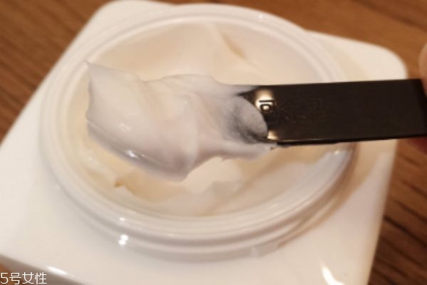 奧倫納素豆腐霜白天可以用嗎 白天也可以使用 奧倫納素豆腐霜白天可以用嗎 白天也可以使用