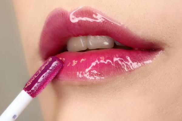 rmk誘光潤(rùn)唇釉全部試色 rmk誘光潤(rùn)唇釉4色號(hào)對(duì)比 rmk誘光潤(rùn)唇釉全部試色 rmk誘光潤(rùn)唇釉4色號(hào)對(duì)比