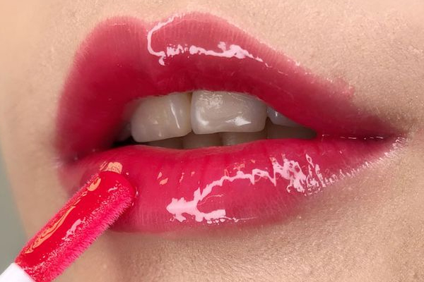 rmk誘光潤(rùn)唇釉全部試色 rmk誘光潤(rùn)唇釉4色號(hào)對(duì)比 rmk誘光潤(rùn)唇釉全部試色 rmk誘光潤(rùn)唇釉4色號(hào)對(duì)比