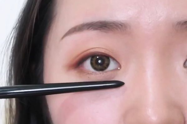 怎樣畫眼影不暈妝 5個(gè)眼影不暈小技巧 怎樣畫眼影不暈妝 5個(gè)眼影不暈小技巧