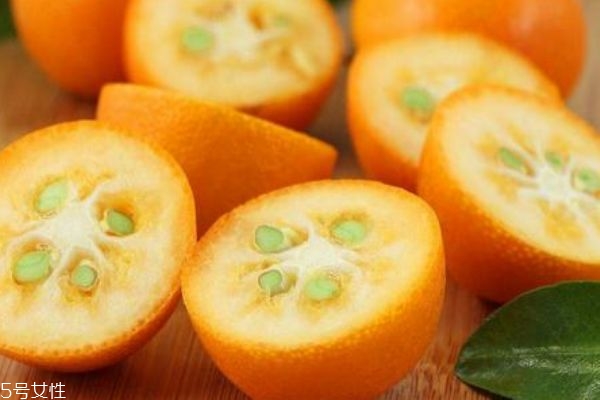 金錢橘的皮可以吃嗎 金錢橘的吃法 金錢橘的皮可以吃嗎 金錢橘的吃法