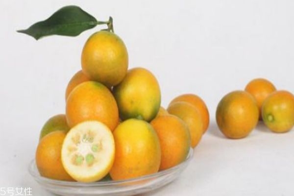 金桔可以泡水喝嗎 金桔泡水要注意 金桔可以泡水喝嗎 金桔泡水要注意