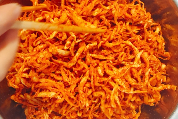 哺乳期吃蘿卜干可以嗎 少吃為妙 哺乳期吃蘿卜干可以嗎 少吃為妙