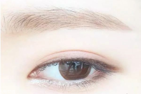 腫眼泡如何畫眼妝圖解 腫眼泡如何畫眼妝 腫眼泡如何畫眼妝圖解 腫眼泡如何畫眼妝