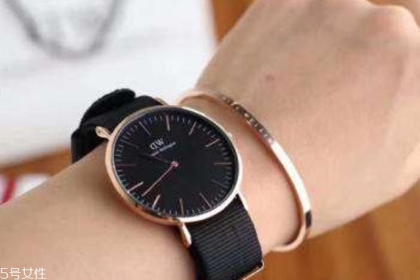 圣誕節(jié)送女生什么禮物 這7種禮物你女朋友一定喜歡 圣誕節(jié)送女生什么禮物 這7種禮物你女朋友一定喜歡