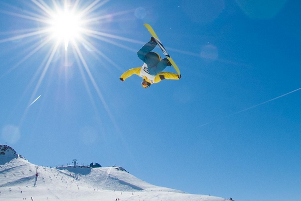 滑雪能戴隱形眼鏡嗎 存在安全隱患 滑雪能戴隱形眼鏡嗎 存在安全隱患