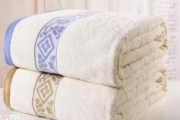 毛巾被掉毛怎么處理 毛巾被掉毛是質(zhì)量問題嗎 毛巾被掉毛怎么處理 毛巾被掉毛是質(zhì)量問題嗎