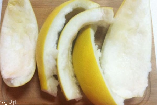 柚子皮放冰箱去味嗎 為什么柚子皮可以去異味 柚子皮放冰箱去味嗎 為什么柚子皮可以去異味