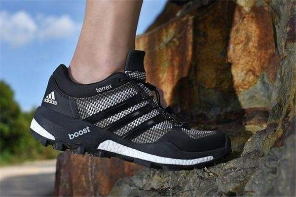 跑鞋可以平時穿嗎 看具體款式 跑鞋可以平時穿嗎 看具體款式