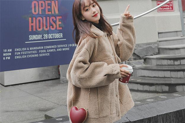 羊羔毛外套什么顏色好看 暖色系更受歡迎 羊羔毛外套什么顏色好看 暖色系更受歡迎