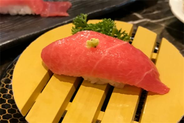 吞拿魚壽司孕婦能吃嗎 盡量避免食用 吞拿魚壽司孕婦能吃嗎 盡量避免食用