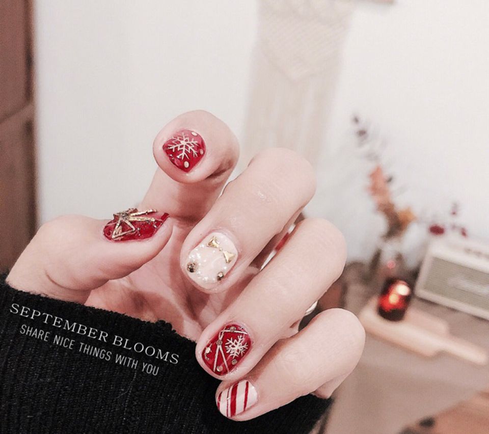 2019顯白紅色美甲圖片 百搭喜氣紅色美甲 2019顯白紅色美甲圖片 百搭喜氣紅色美甲