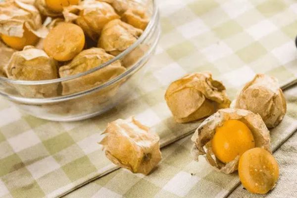 姑娘果泡酒的功效 姑娘果怎么泡酒 姑娘果泡酒的功效 姑娘果怎么泡酒