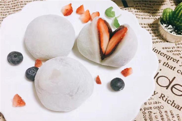 草莓大福的做法 地道日式甜點(diǎn) 草莓大福的做法 地道日式甜點(diǎn)