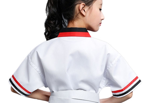 跆拳道為什么要光腳打 是一個(gè)規(guī)矩 跆拳道為什么要光腳打 是一個(gè)規(guī)矩