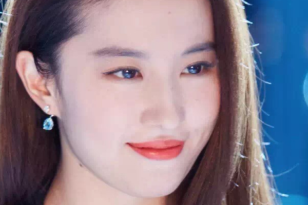 初學(xué)化妝怎樣畫眼影 牢記三不要原則 初學(xué)化妝怎樣畫眼影 牢記三不要原則