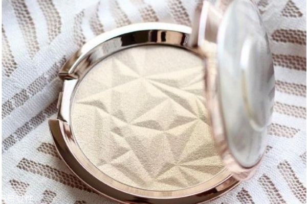 becca是哪個(gè)國(guó)家的牌子 becca屬于什么檔次 becca是哪個(gè)國(guó)家的牌子 becca屬于什么檔次