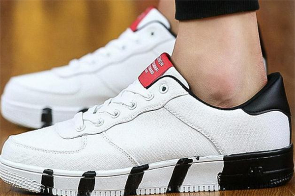 板鞋鞋帶怎么藏到里面 學(xué)會隱藏系法 板鞋鞋帶怎么藏到里面 學(xué)會隱藏系法