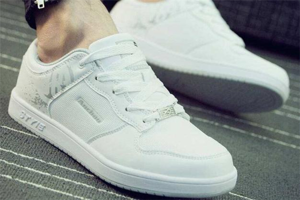 板鞋和運(yùn)動鞋尺碼一樣嗎 要看品牌和型號 板鞋和運(yùn)動鞋尺碼一樣嗎 要看品牌和型號