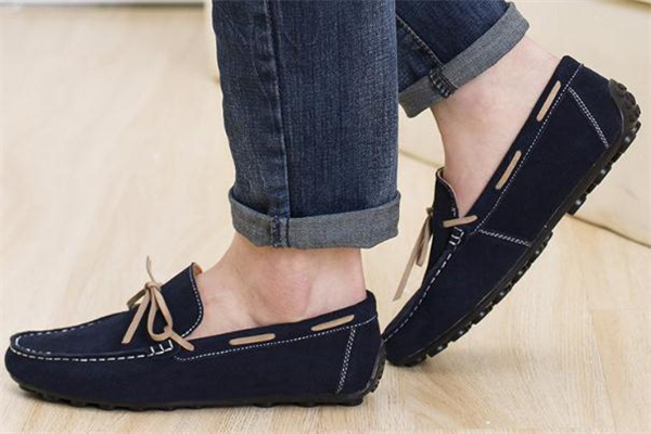 豆豆鞋為什么叫豆豆鞋 因?yàn)樾椎脑? alt=