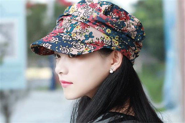 平頂帽和棒球帽的區(qū)別 頂部設(shè)計(jì)不同 平頂帽和棒球帽的區(qū)別 頂部設(shè)計(jì)不同