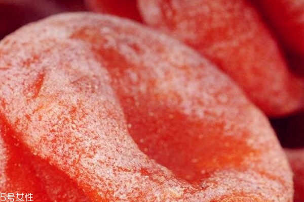 柿餅上有黑點正常嗎 柿餅上的黑點是什么 柿餅上有黑點正常嗎 柿餅上的黑點是什么