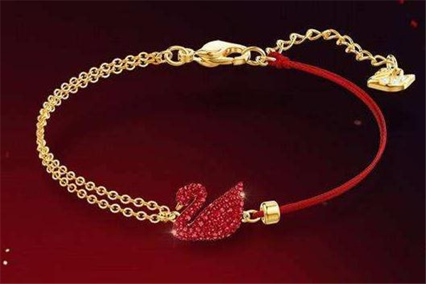 施華洛世奇紅天鵝手鏈多少錢 新年必備款 施華洛世奇紅天鵝手鏈多少錢 新年必備款