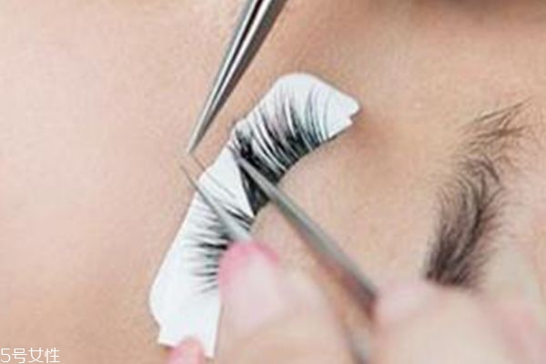 嫁接睫毛怎么保持更長(zhǎng)時(shí)間 嫁接睫毛的詳細(xì)步驟 嫁接睫毛怎么保持更長(zhǎng)時(shí)間 嫁接睫毛的詳細(xì)步驟