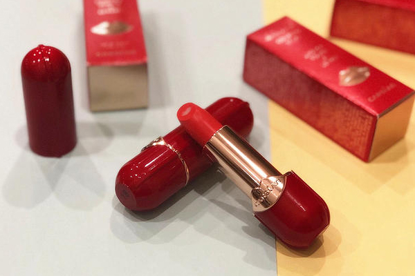 卡姿蘭小紅唇口紅沾杯嗎 吸收力相當(dāng)不錯(cuò) 卡姿蘭小紅唇口紅沾杯嗎 吸收力相當(dāng)不錯(cuò)