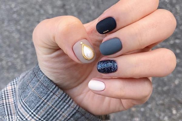 時尚簡約美甲圖片 時髦小心機美甲 時尚簡約美甲圖片 時髦小心機美甲