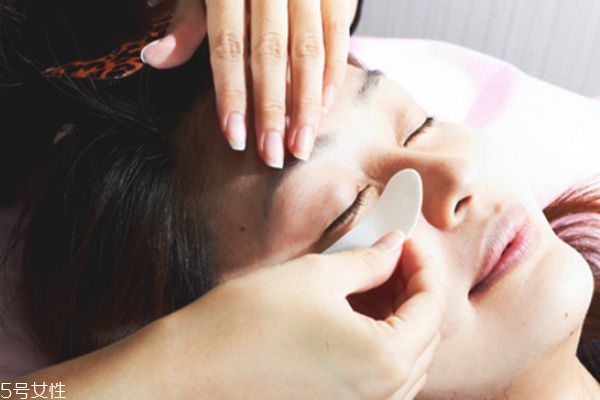 嫁接睫毛怎么保持更長(zhǎng)時(shí)間 嫁接睫毛的詳細(xì)步驟 嫁接睫毛怎么保持更長(zhǎng)時(shí)間 嫁接睫毛的詳細(xì)步驟