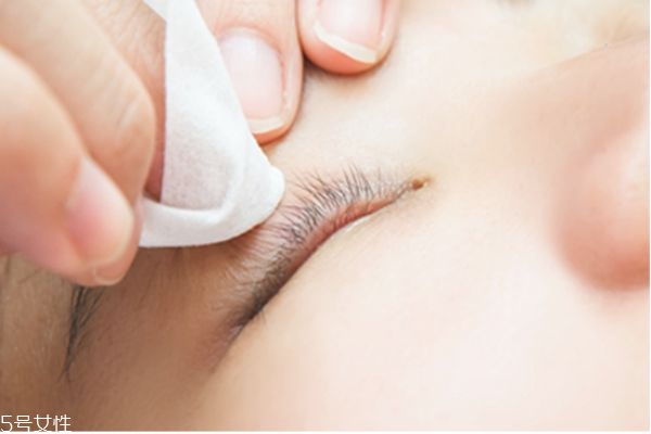 嫁接睫毛怎么保持更長(zhǎng)時(shí)間 嫁接睫毛的詳細(xì)步驟 嫁接睫毛怎么保持更長(zhǎng)時(shí)間 嫁接睫毛的詳細(xì)步驟