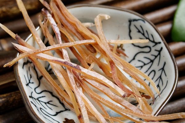 魷魚(yú)絲是發(fā)物嗎 屬于發(fā)物類(lèi) 魷魚(yú)絲是發(fā)物嗎 屬于發(fā)物類(lèi)