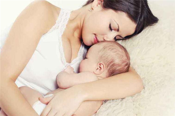 寶寶睡覺黑白顛倒怎么辦 寶寶睡覺黑白顛倒怎么辦