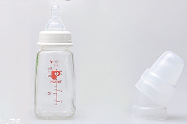 奶瓶標準口徑和寬口徑區(qū)別 奶瓶消毒的方法 奶瓶標準口徑和寬口徑區(qū)別 奶瓶消毒的方法