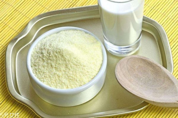 寶寶喝奶粉便秘怎么辦 寶寶喝什么奶粉不便秘 寶寶喝奶粉便秘怎么辦 寶寶喝什么奶粉不便秘