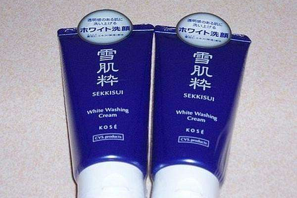 雪肌精和雪肌粹什么關系 雪肌粹是kose與711共同開發(fā)的 雪肌精和雪肌粹什么關系 雪肌粹是kose與711共同開發(fā)的