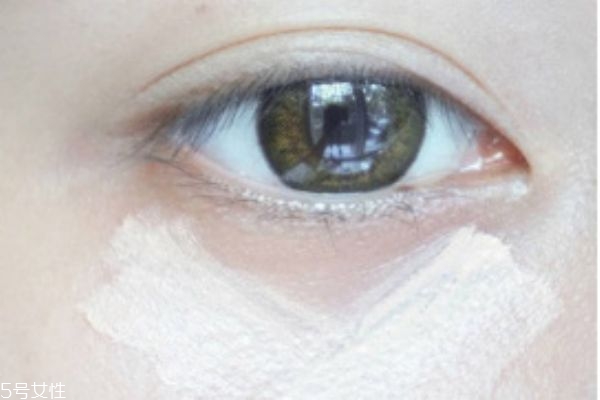 如何用遮瑕膏遮黑眼圈 最全的遮瑕膏使用方法大全 如何用遮瑕膏遮黑眼圈 最全的遮瑕膏使用方法大全