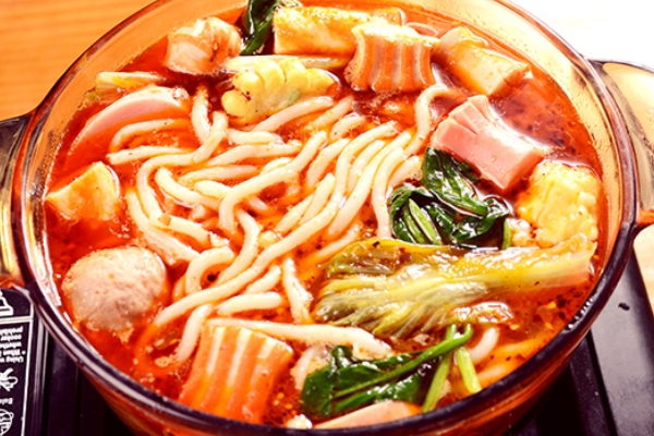 麻辣燙用什么底料 這個(gè)很關(guān)鍵 麻辣燙用什么底料 這個(gè)很關(guān)鍵