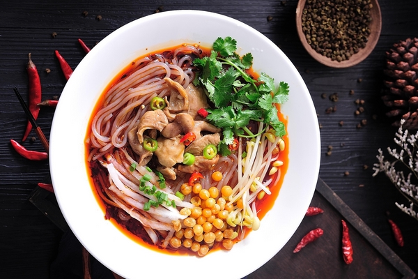 酸辣粉是哪里的特產(chǎn) 四川特產(chǎn) 酸辣粉是哪里的特產(chǎn) 四川特產(chǎn)