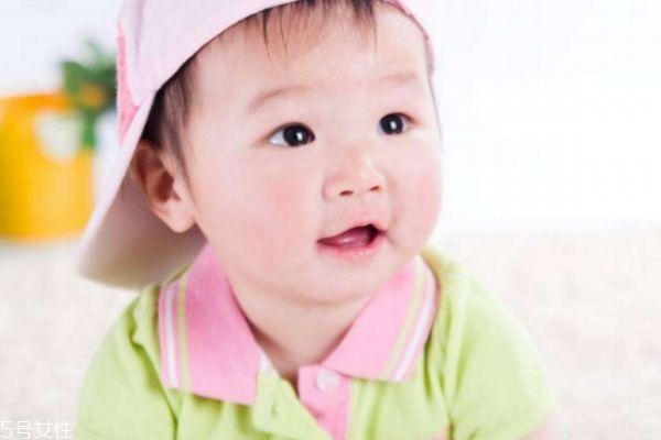 寶寶眼皮上有個(gè)小疙瘩是怎么回事 寶寶眼皮上有個(gè)小疙瘩是怎么回事