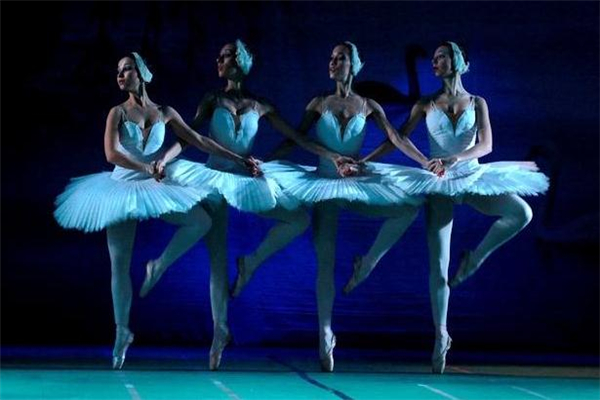 芭蕾舞怎么立腳尖 不要急于求成 芭蕾舞怎么立腳尖 不要急于求成