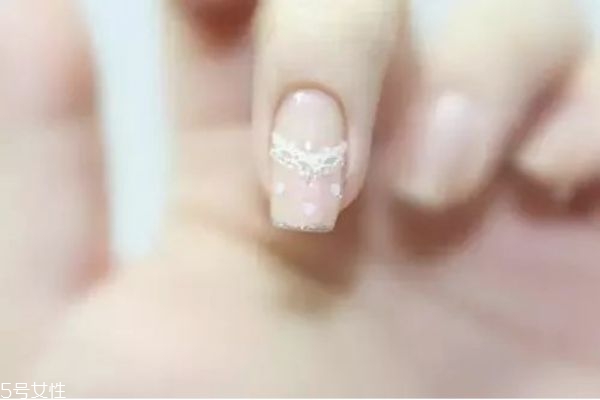 簡單撞色美甲教程 藍(lán)色星星美甲教程 簡單撞色美甲教程 藍(lán)色星星美甲教程