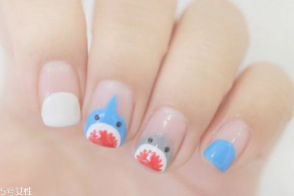 卡通手繪美甲怎么做 動物圖案卡通美甲怎么做 卡通手繪美甲怎么做 動物圖案卡通美甲怎么做