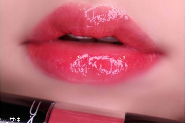 m型唇妝怎么畫 最流行m型唇妝畫法 m型唇妝怎么畫 最流行m型唇妝畫法