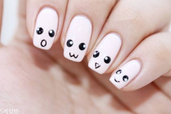 卡通手繪美甲怎么做 動物圖案卡通美甲怎么做 卡通手繪美甲怎么做 動物圖案卡通美甲怎么做