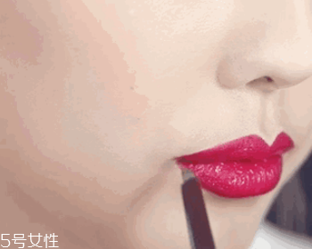 m型唇妝怎么畫 最流行m型唇妝畫法 m型唇妝怎么畫 最流行m型唇妝畫法